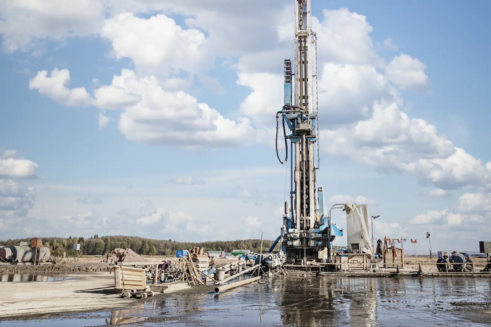 Drill rig. Stock photo, not an Athabasca Oil site.